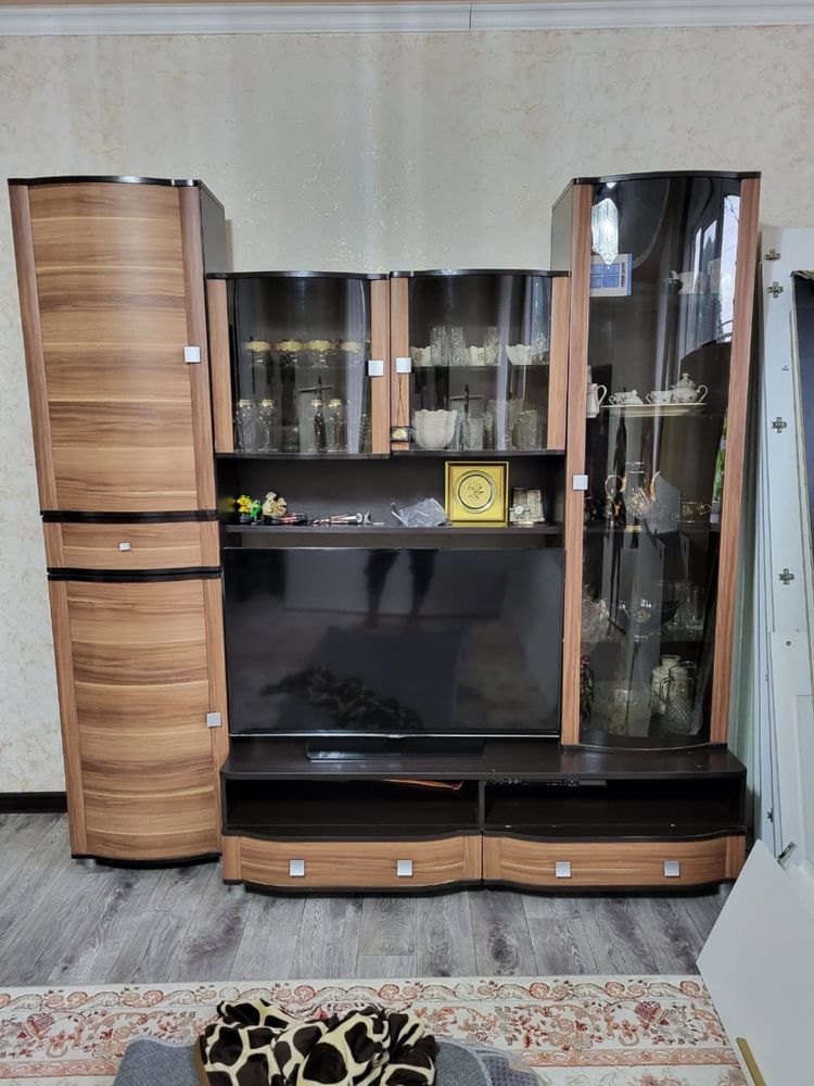 Продам мебель и двери