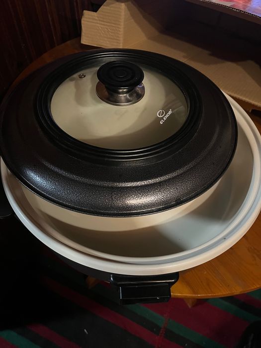 Продавам ел.керамичен тиган