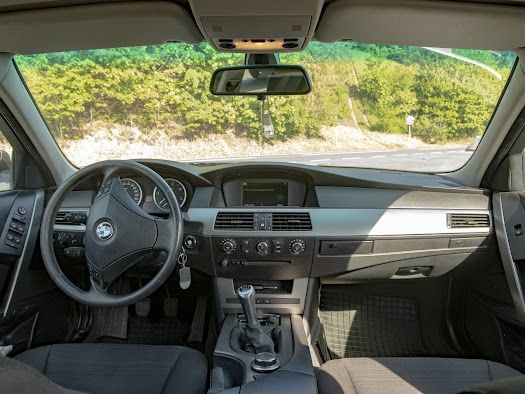 Vând bmw 520 preț fix