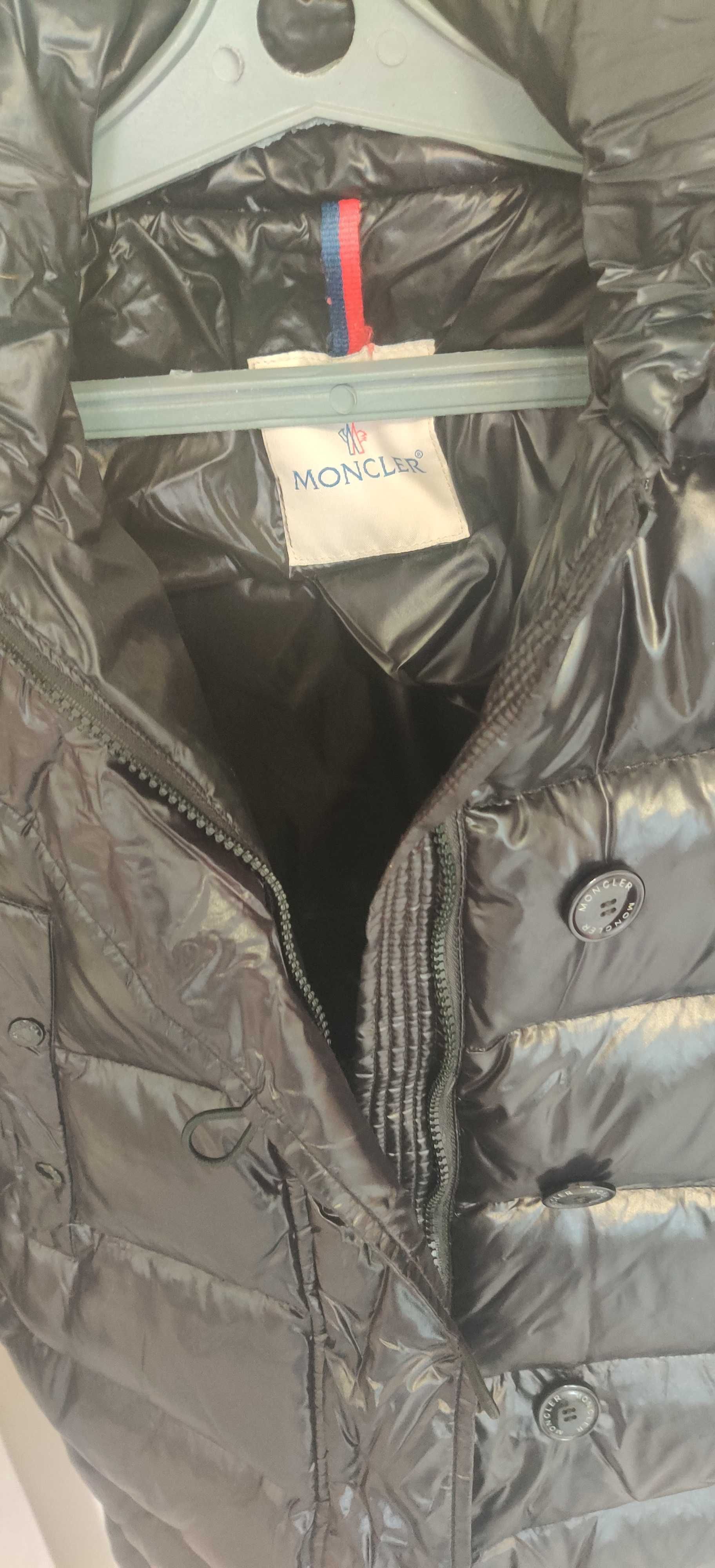 Куртка черная Moncler