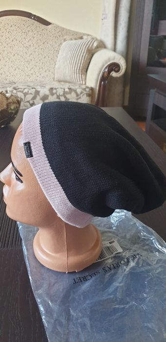 Caciula Victoria's Secret, originala, SUA cu 2 fete