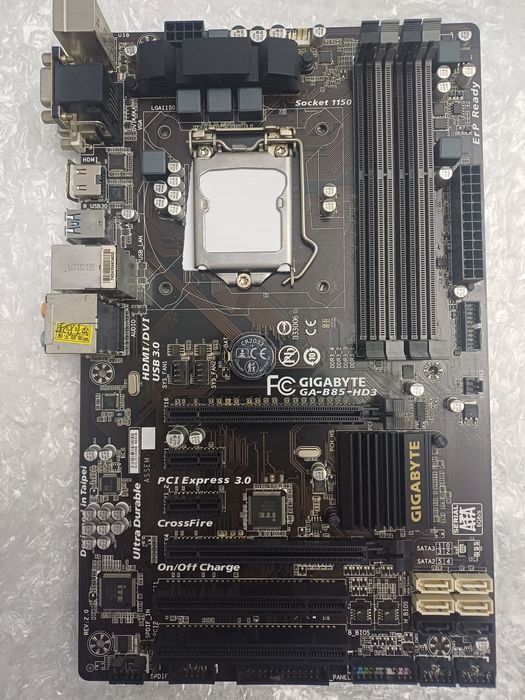 материнская плата GIGABYTE

GA-B85-HD3.