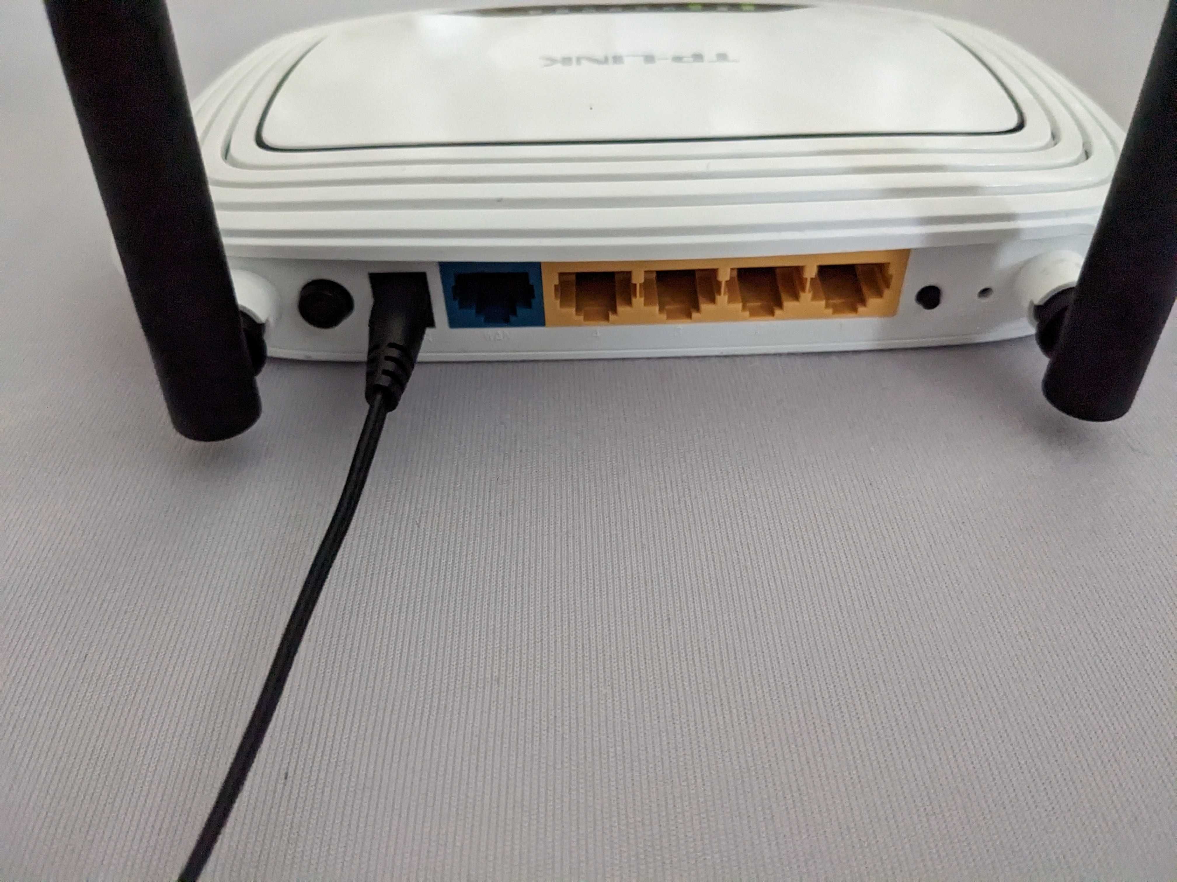 Рутер - Бърз TP LINK 841N с две големи мощни антени
