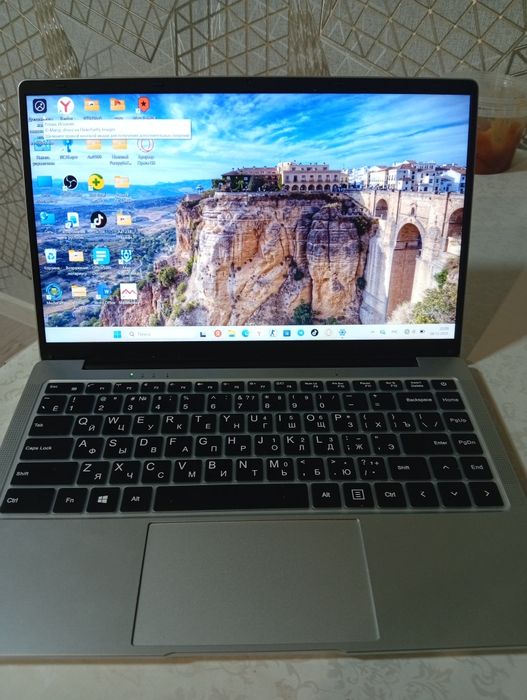 Продам ноут Intel  в хорошем состоянии