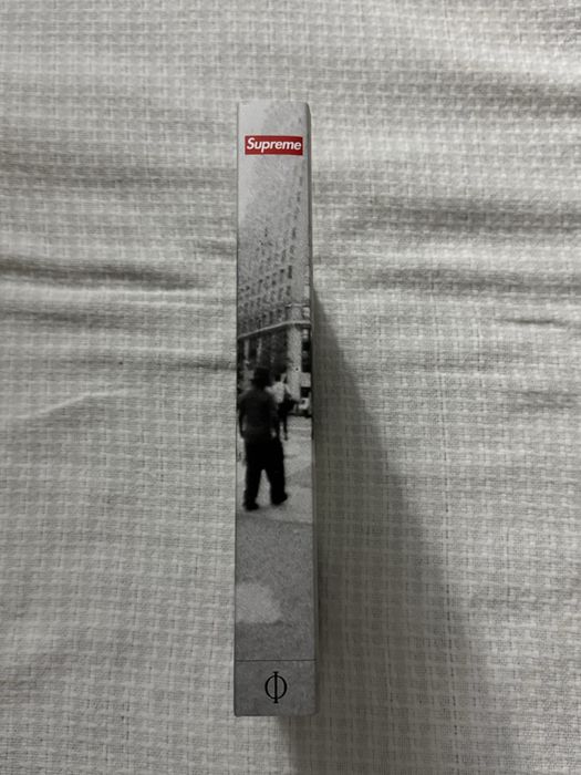 Supreme книга