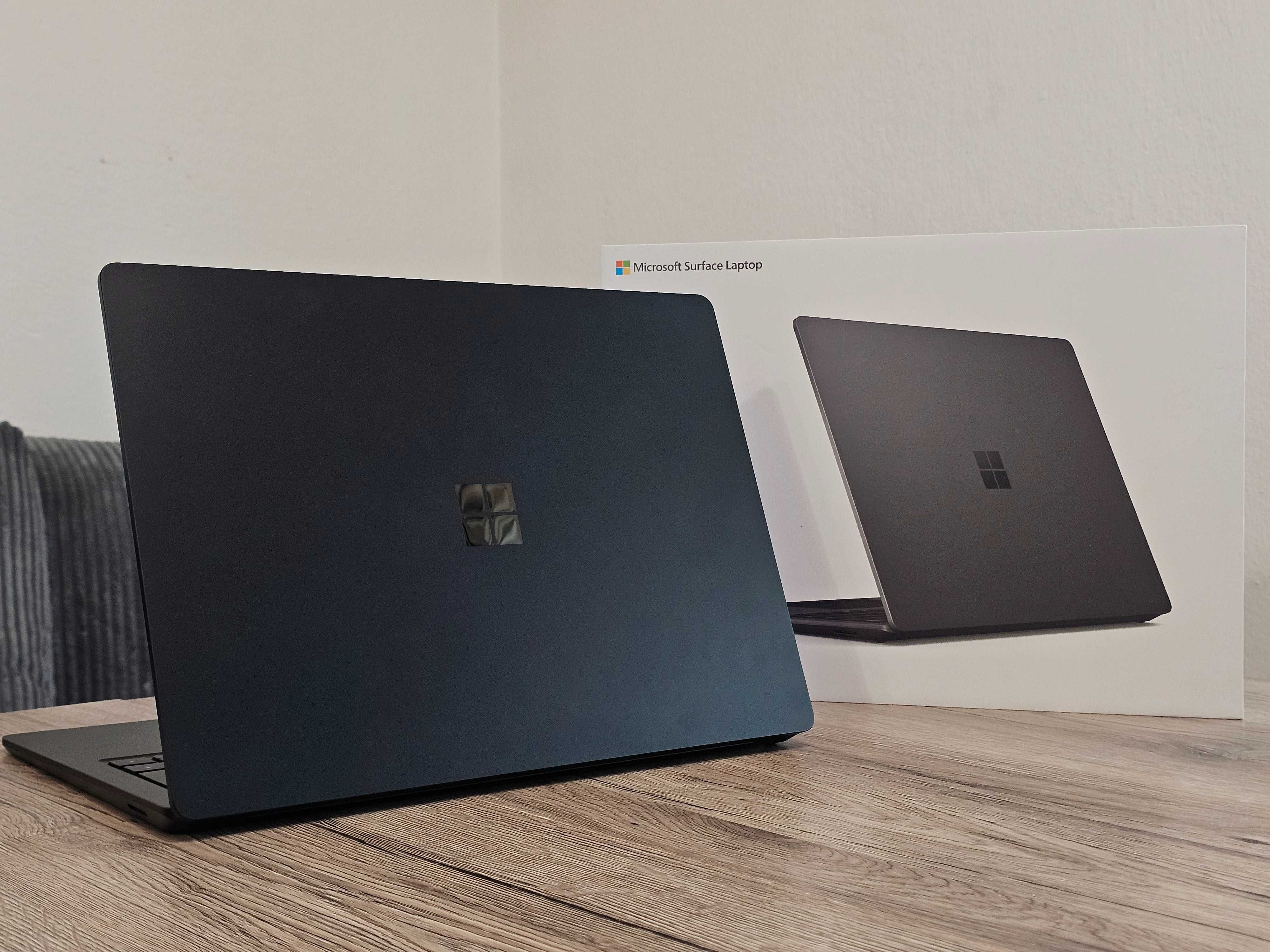 Microsoft Surface Laptop 3 в черно + Microsoft Pen