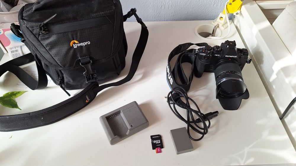 Фотоапарат Olympus OM-D E-M1 Mark I с обектив 14-150mm