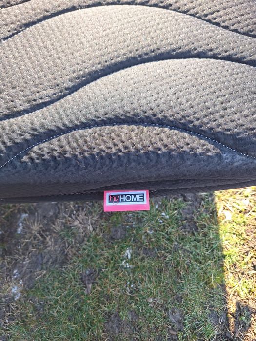 Vând 2 saltele în stare foarte buna