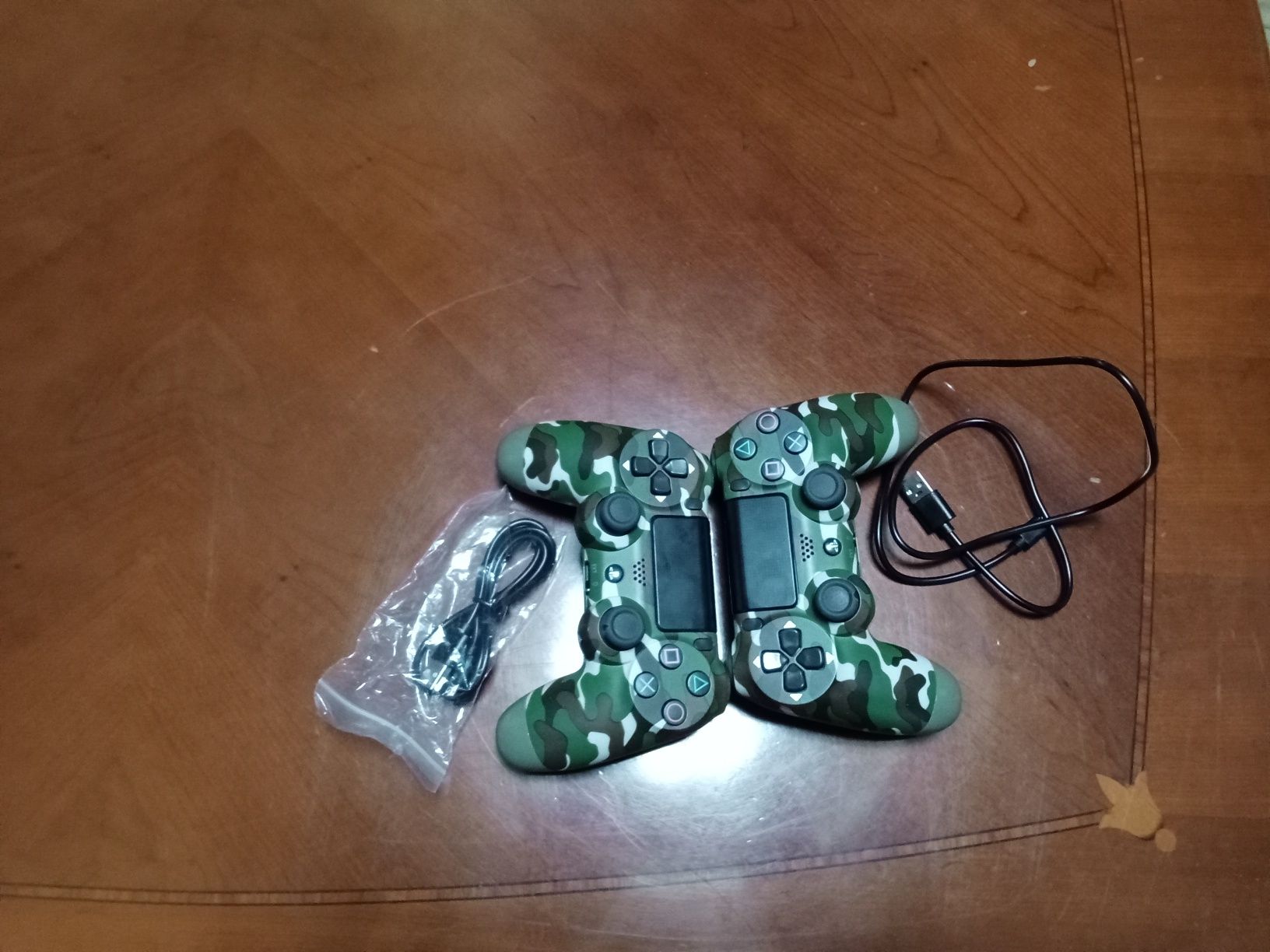 Продаю джойстик от PS4 по хорошем состоянии