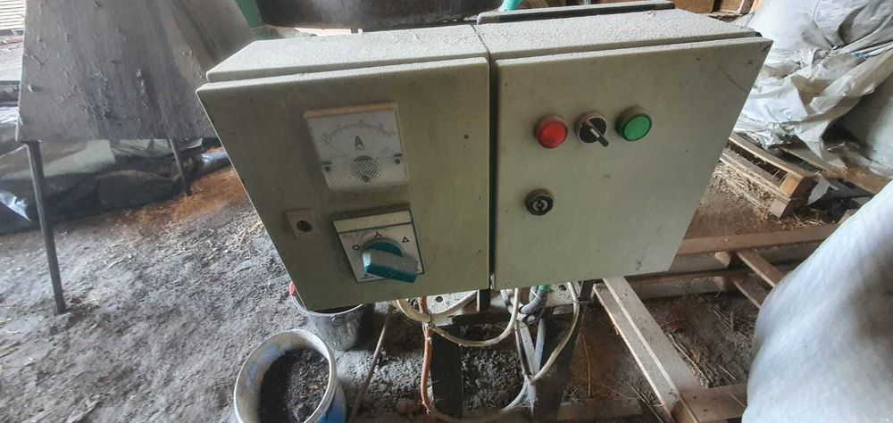 Vand sau schimb presa / instalatie brichete paie - rumegus