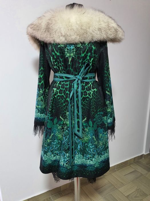 Rochie imprimeu animal print,cu pene,frumoasă și stilată în formă de A