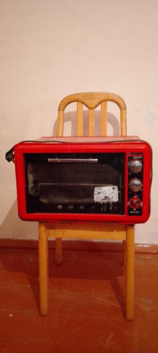 Продам Электро духовку Срочно.