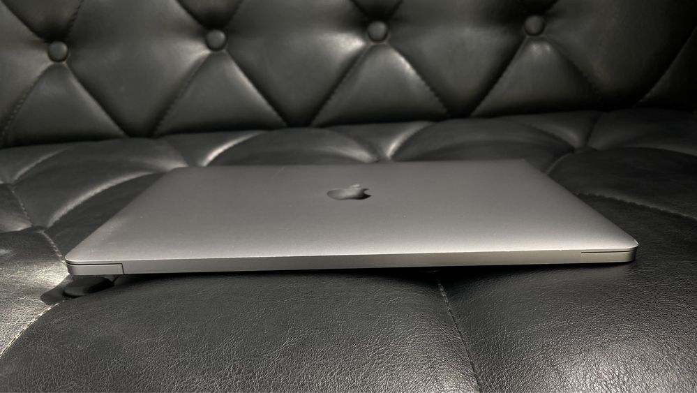 Apple MacBook Pro 2017 года в хорошем состоянии