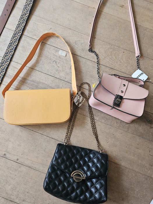 Нови дрехи от затворен магазин