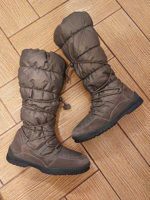 Cizme de iarnă mărime 39. Impermeabile.