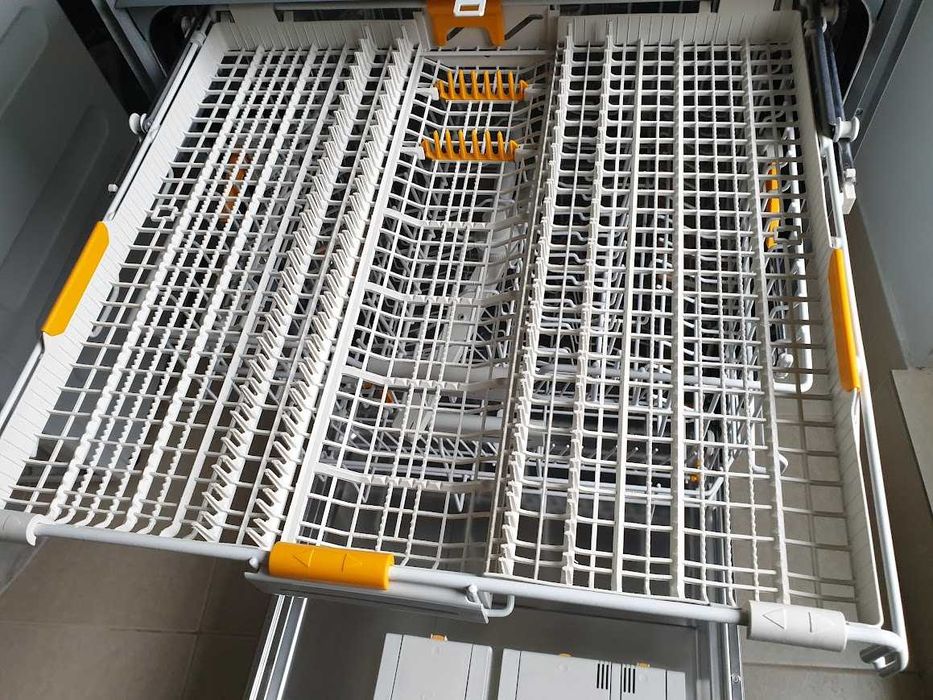 XXL Съдомиялна Miele - Auto Open - 14 Комплекта - Пълно Вграждане 60см