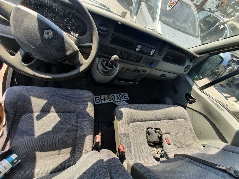 Dezmembrez Renault Master 2 motor 2.2cdi 90cp G9T dezmembrari turbina Renault trafic primastar Nissan