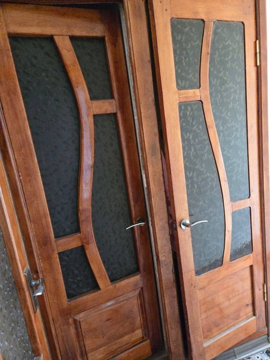 2 xonali kvartira sotiladi