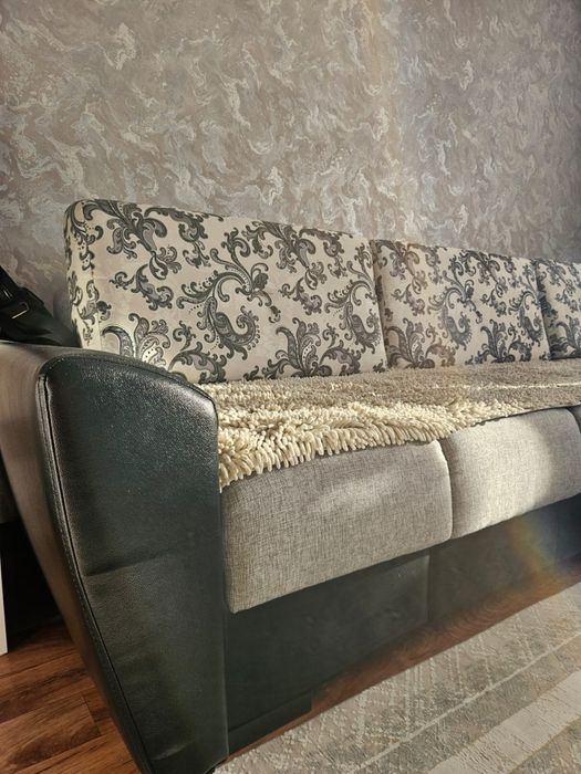 Продам Диван почти новая