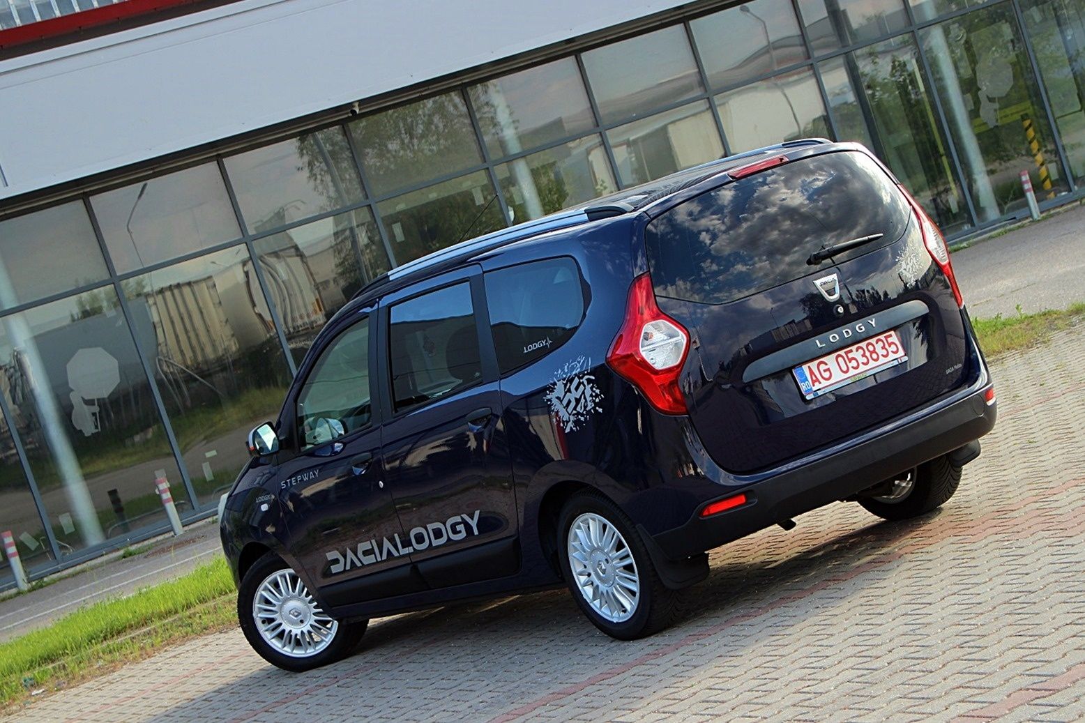 Dacia Lodgy 1.6 benzina//Euro 5//7locuri unic proprietar in Germania