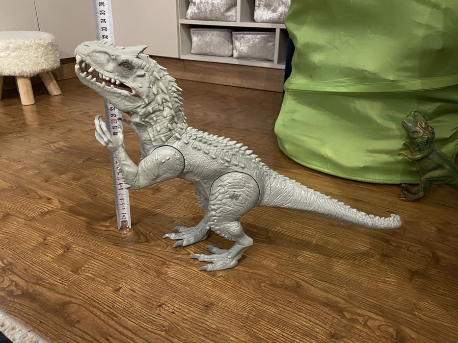 Vand dinozaur Indominus Rex Mattel