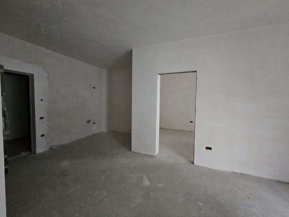 Vand apartament cu 2 camere langa Baile Felix