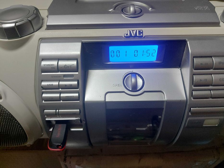 JVC RV-NB51W CD/MP3,USB,iPod Docking, Tuner Boomblaster