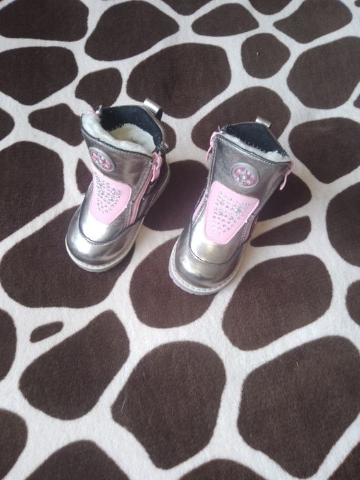 Продам зимние сапоги детские 3000 тенге