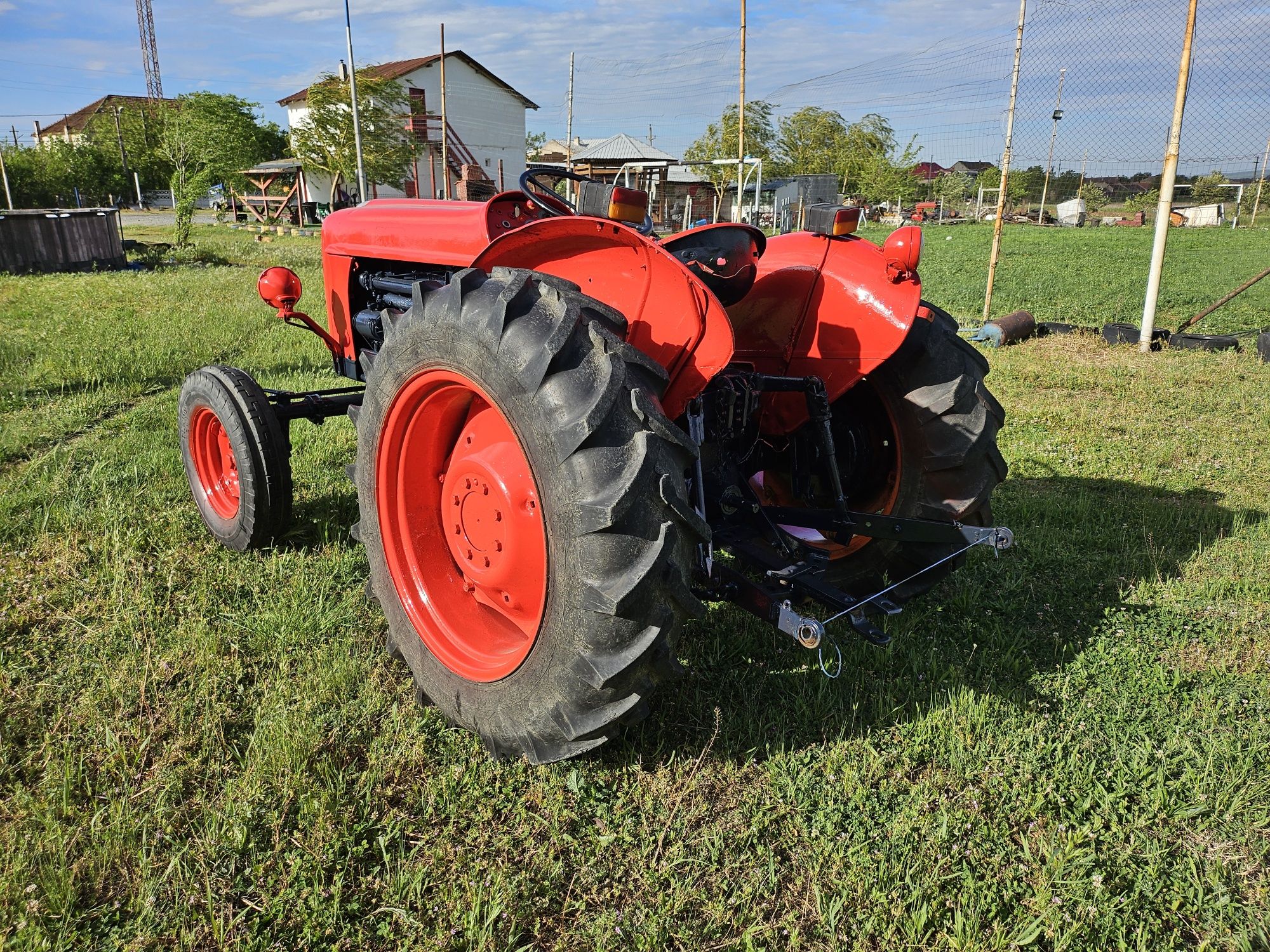 Tractor Fiat 411 ,în 4 pistoane