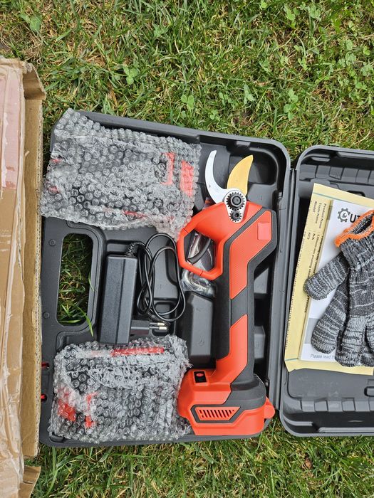 Foarfeca cu acumulator