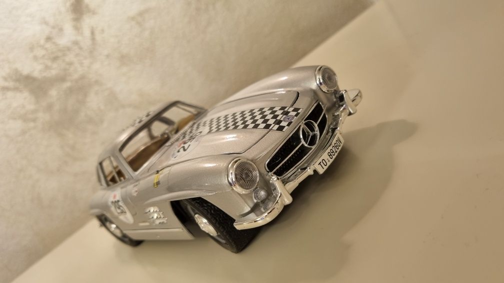 Macheta Mercedes SL300 Miglia 1000 la cutie