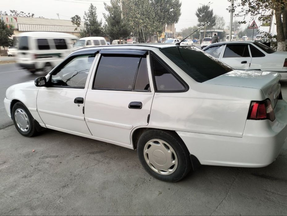 Нексия 2 сотилади