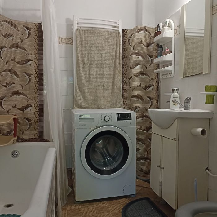 Ofer avantajos cazare/chirie pentru băieţi (preferabil studenti)