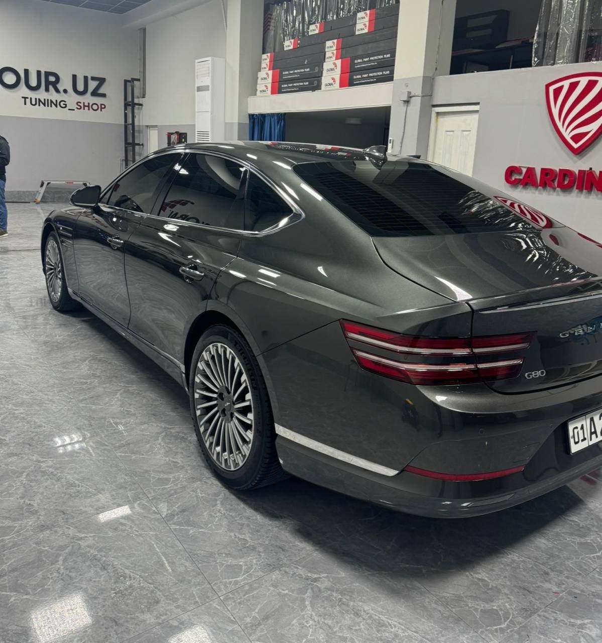 Genesis G80 электромобиль