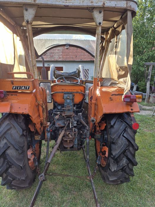 Tractor Fiat cu încărcător frontal