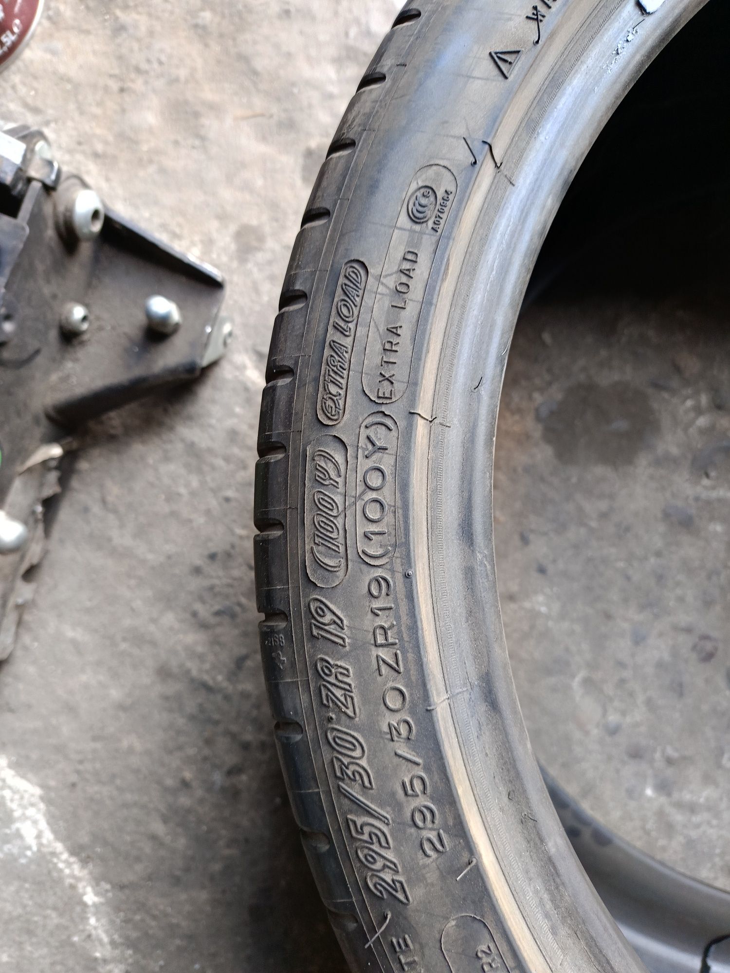 Летни гуми --20цола -295/30-1бр.-110лв."MICHELIN"