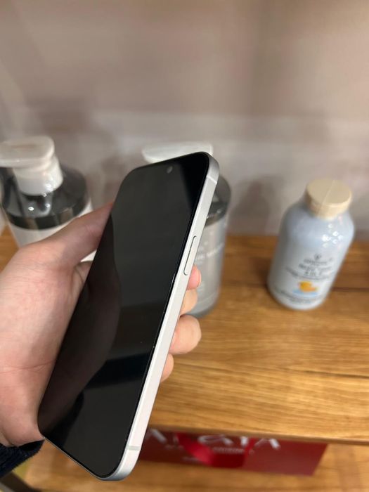 IPhone 15 продается