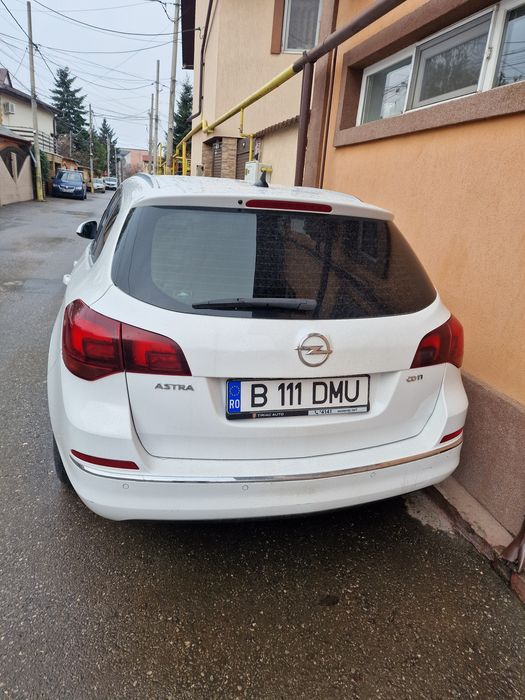 Opel Astra j an 2016 , motorizare 1.6 diesel consum foarte mic
