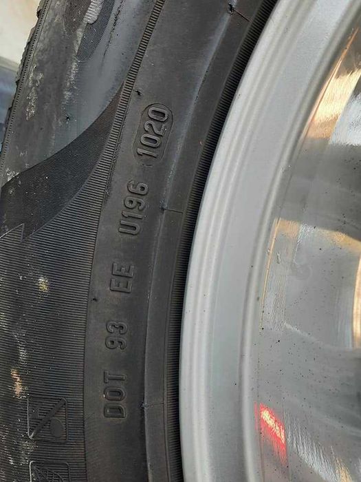 4 Броя 215/65/17 Pirelli 2x7,2mm 2x6,8mm 2020 DOT