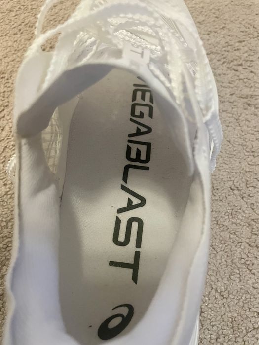 Asics megablast