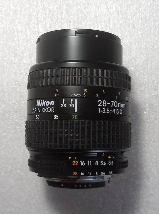 Obiectiv foto NIKON FX - AF Nikkor 28-70 mm 1:3,5 -4,5 D
