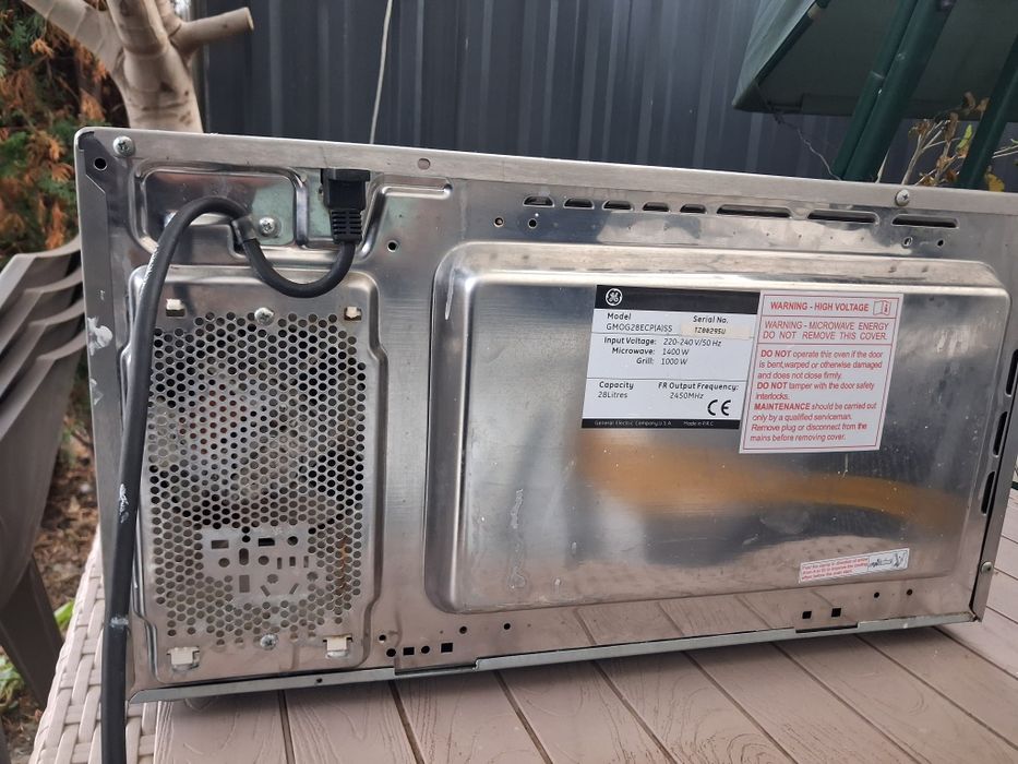 Cuptor cu microunde/gril 28 litrii inox General Electric