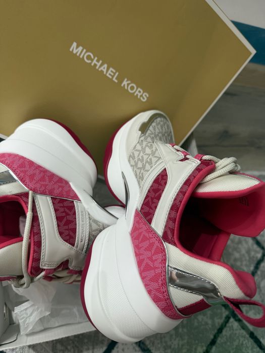 Уникални дамски обувки Michael Kors