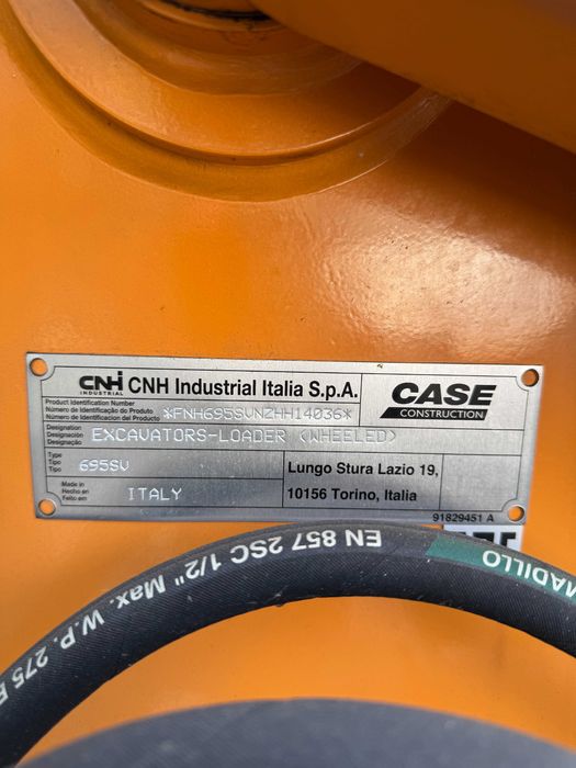 Ekskavator-yuklagich CASE 695 SV PREMIUM