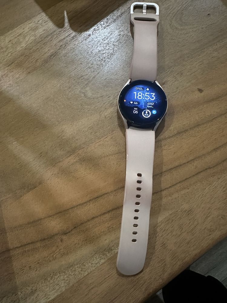 Смарт Часовник SAMSUNG Galaxy Watch4
