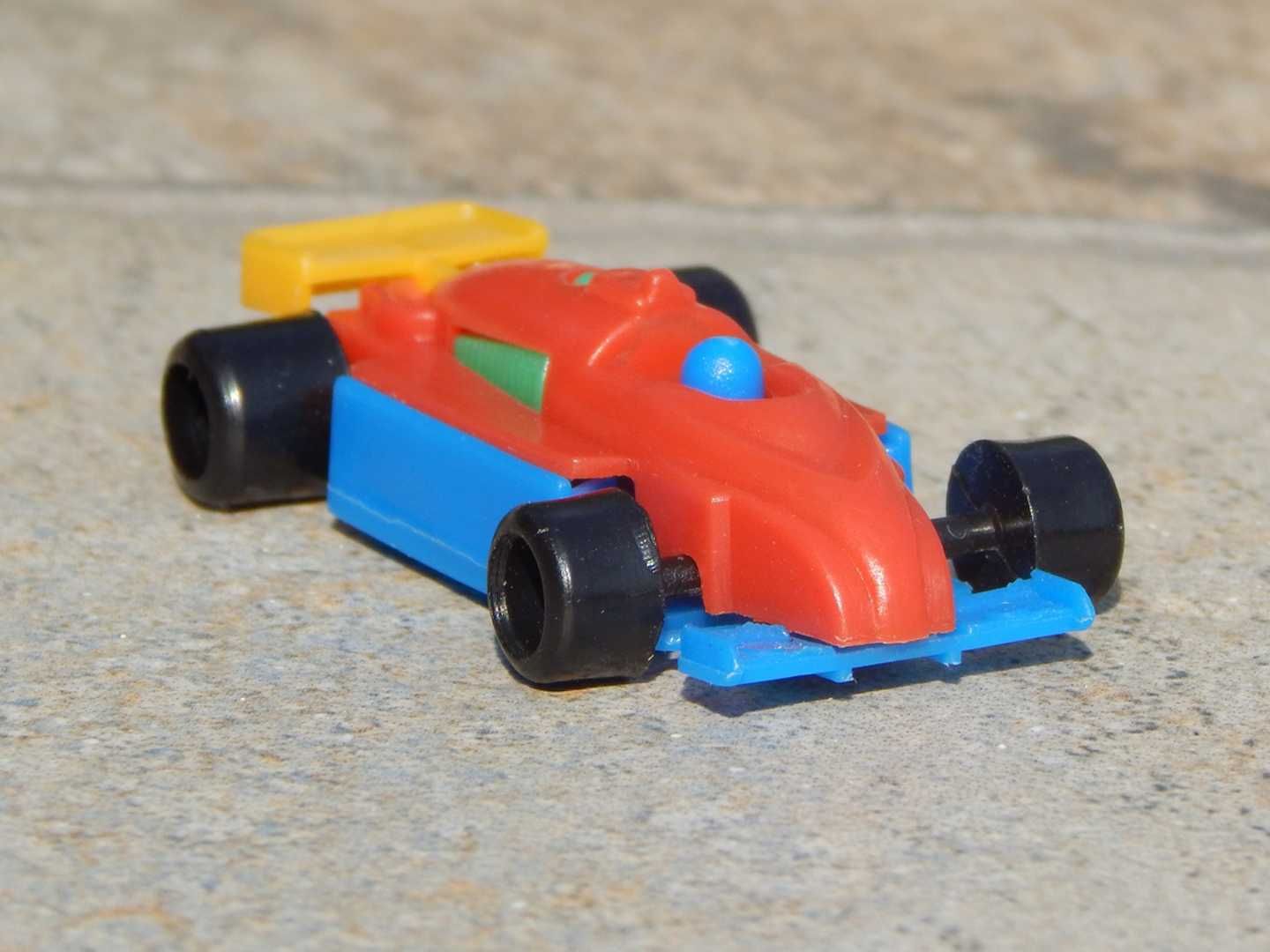 Macheta masina Formula 1 scara 1:64 plastic