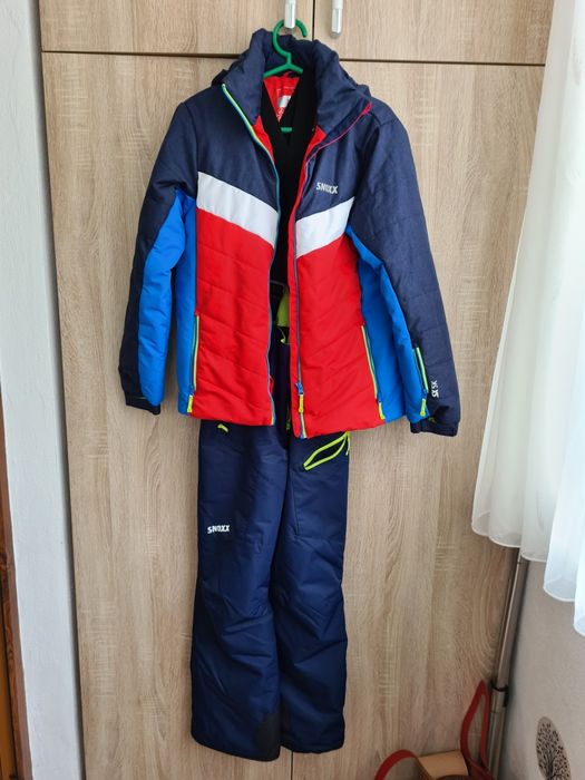 Vând costum schi SNOXX