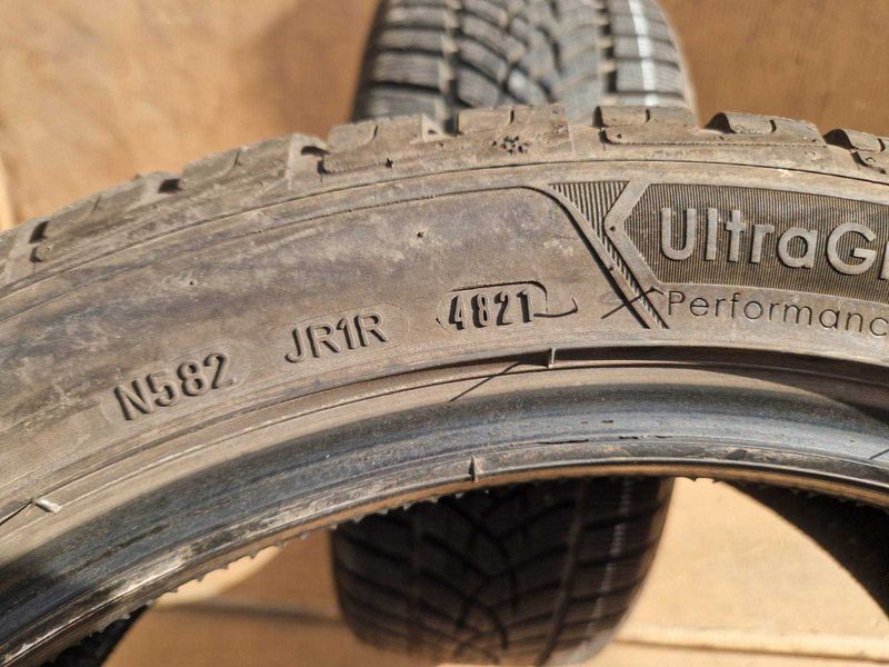 2 Goodyear R19 225/45 Anvelope de iarnă DOT4821