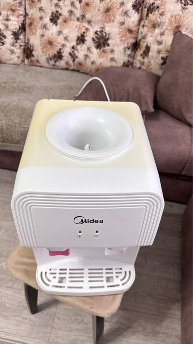 Кулер для воды Midea в отличном состоянии