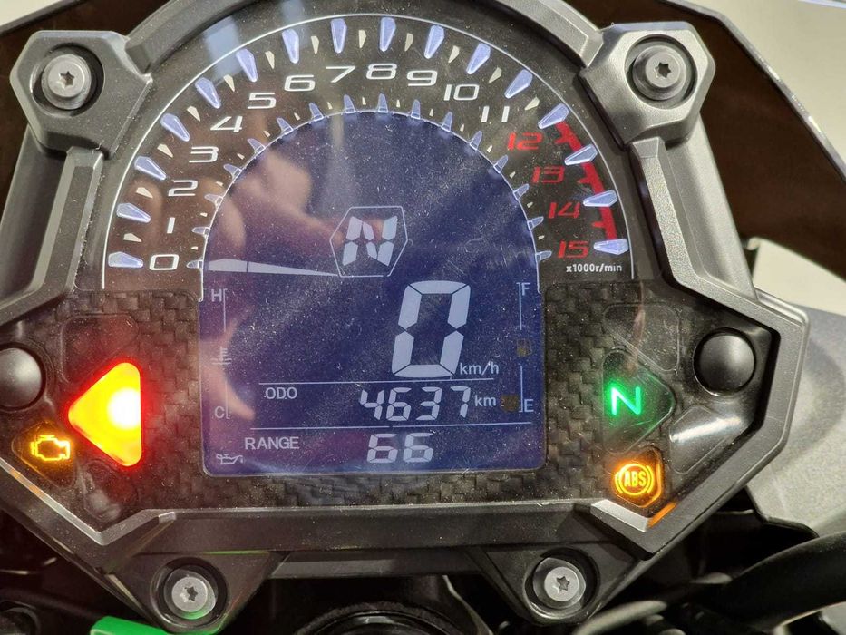 Motocicleta Kawasaki Z 400 2022
